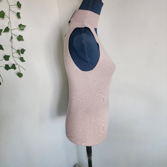 Express Ribbed Mock Turtleneck with Front Keyhole Design NWT - Picture 5 of 8